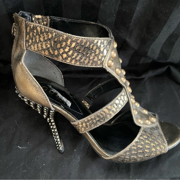 Guess Carole Y2K studded heel in size women’s 6.5 US. - Picture 4 of 7